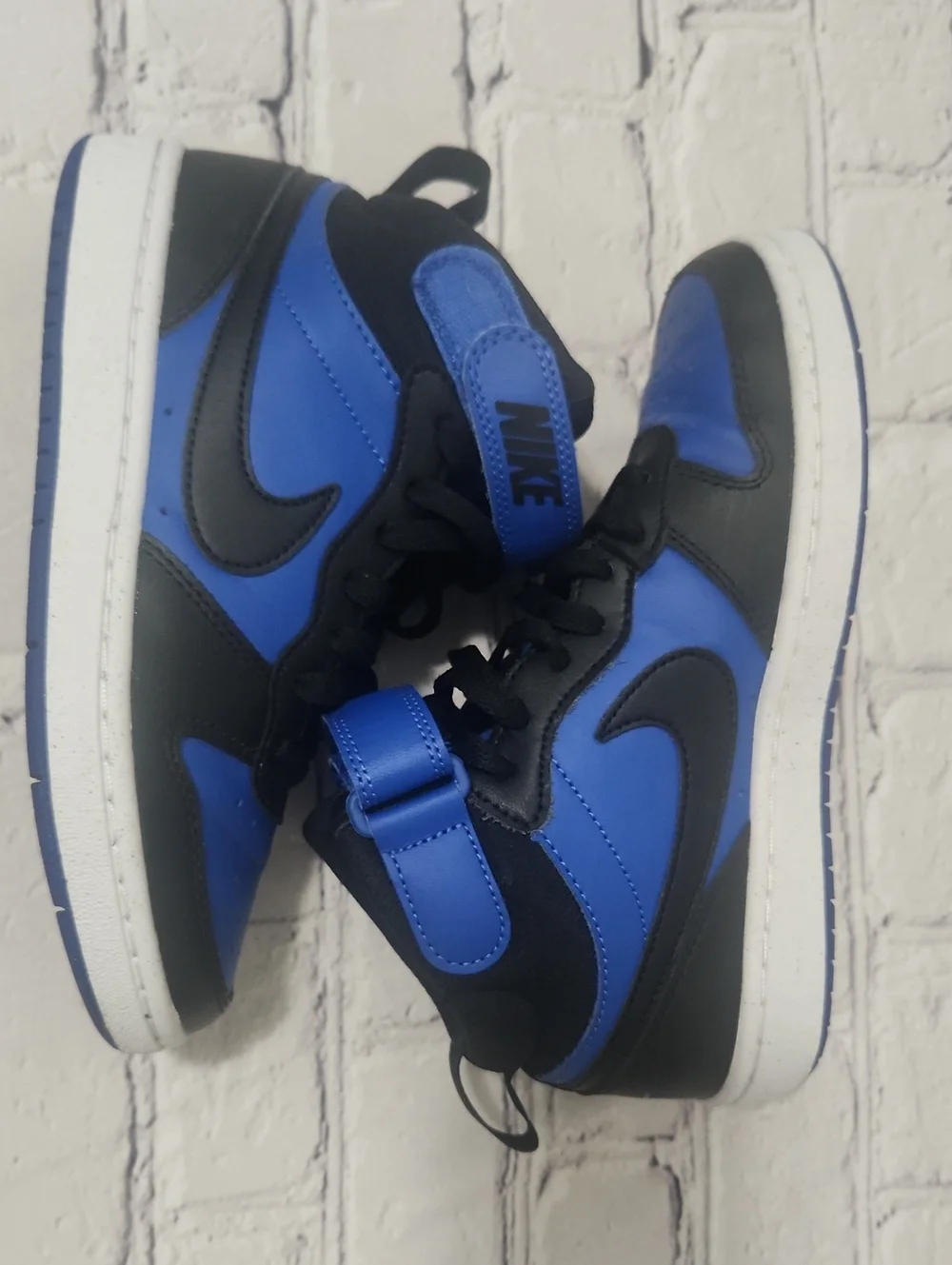 Nike High Top Kids Sneakers Size 4Y